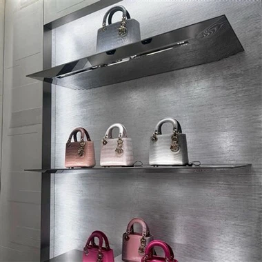 Väskutställningskiosk