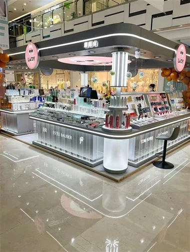 Enkel dekoration för parfymbutik